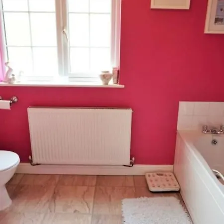 Large Modern House In Small Rural Hamlet. Holiday home *